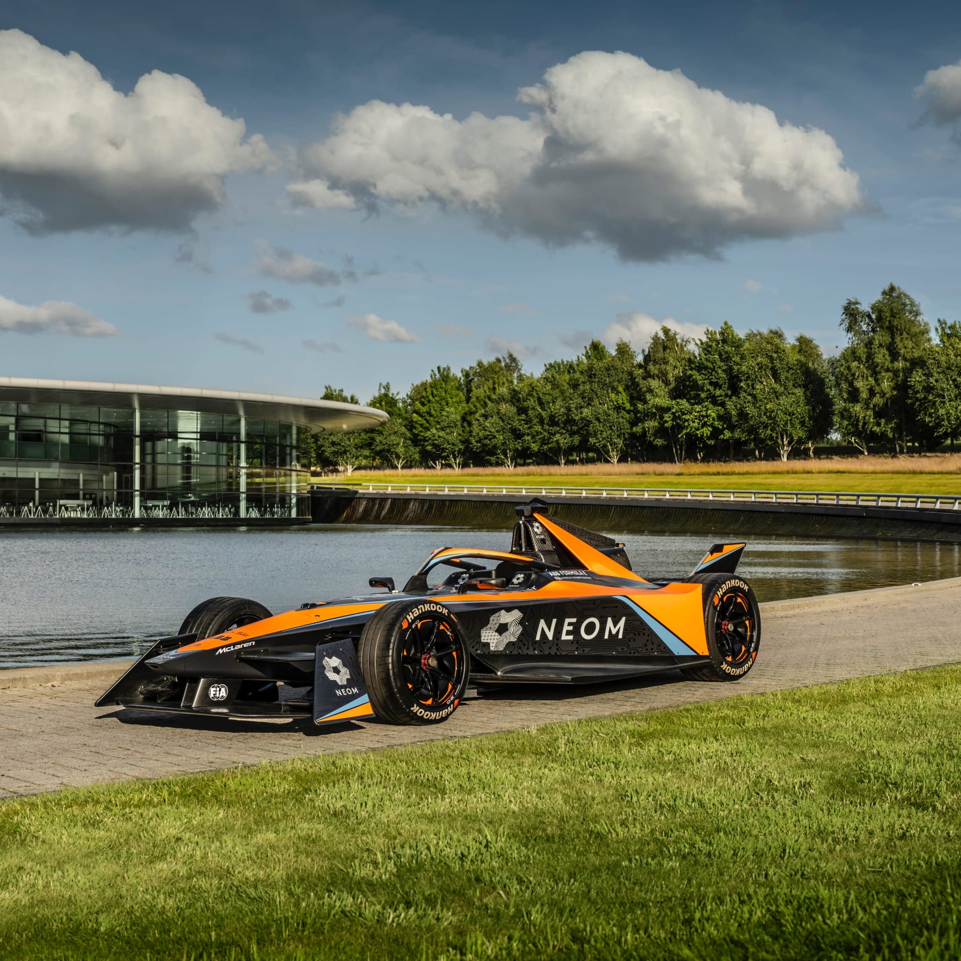 جلوبال (4): انضم فريق NEOM McLaren Extreme E إلى Vantage UK في حملة العلامة التجارية "Reborn a Trader" 1 COBZo03LQu5q1723009023