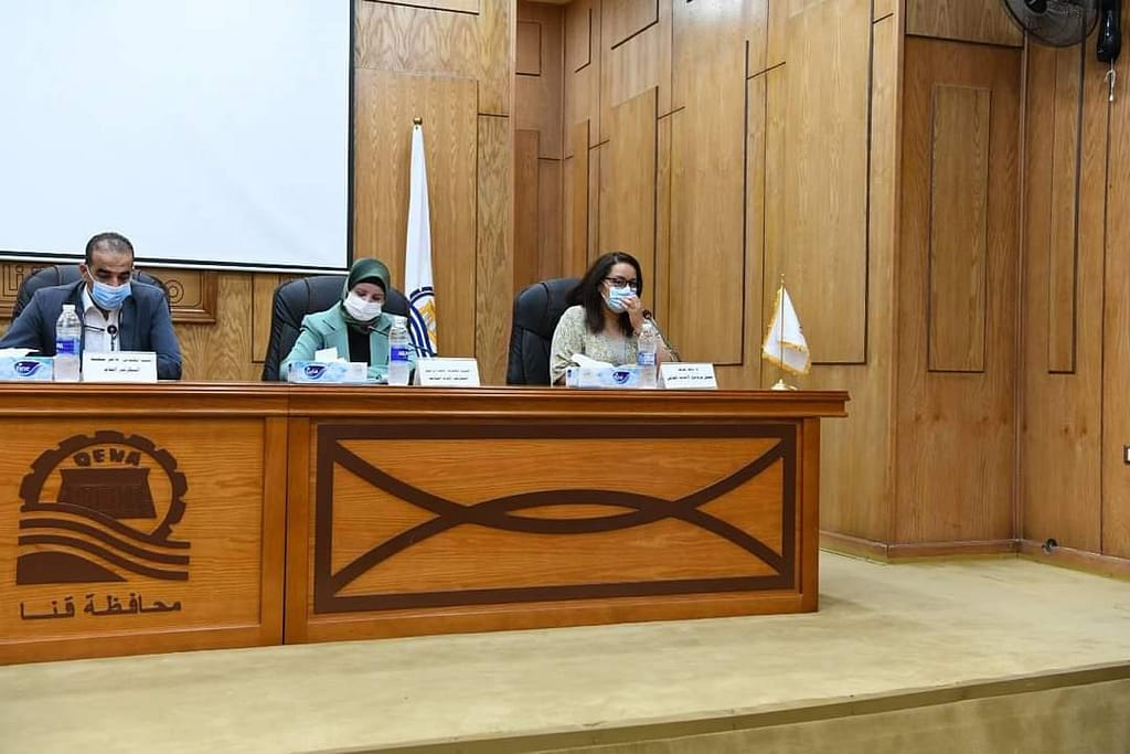 عقب ترقيته سكرتيرا عاما للدقهلية .. نائب محافظ قنا يكرم السكرتير العام المساعد لتفانيه في العمل 1 FB IMG 16286145979701723313583