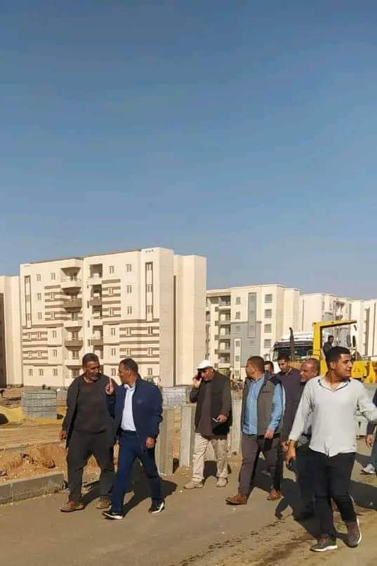 وزير الإسكان يتابع تنفيذ وحدات"سكن لكل المصريين" 1 FB IMG 17035335013801724062323
