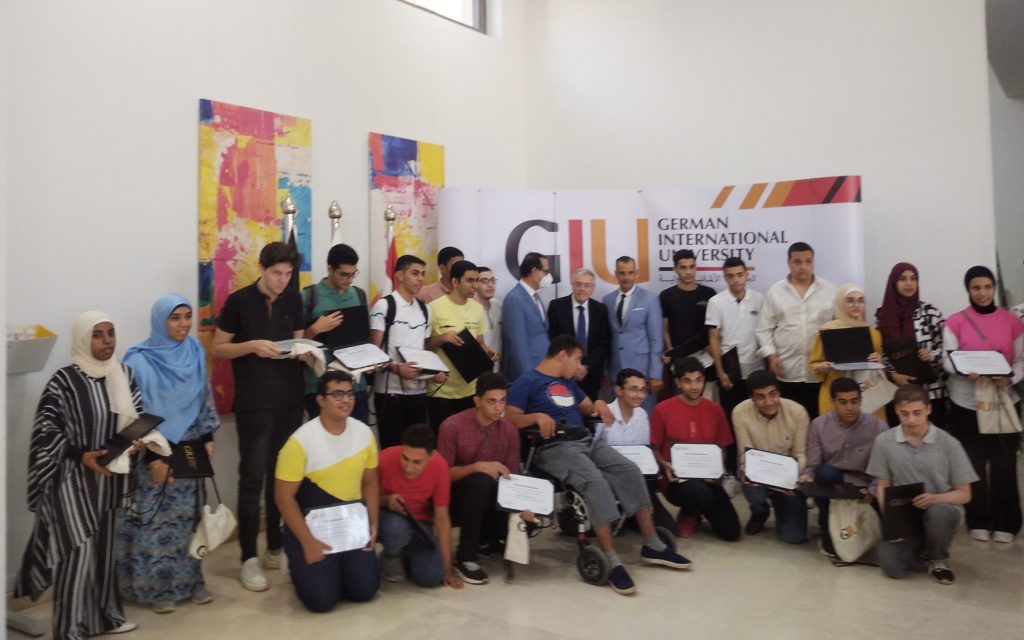 الجامعة الألمانية الدولية تكرم أوائل الثانوية العامة على مستوى الجمهورية 1 IMG ٢٠٢٢٠٨١٨ ١٦٠٤٠٩ scaled1723386543