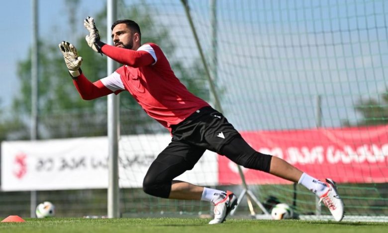 ليفربول يقترب من التعاقد مع حارس مرمى منتخب جورجيا مامارداشفيلي 1 bG9jYWw6Ly8vcHVibGlzaGVycy8zOTQyNjUvMjAyNDA2MjkyMTQyLW1haW4uY3JvcHBlZF8xNzE5NjcyMTY5LmpwZw1724168163