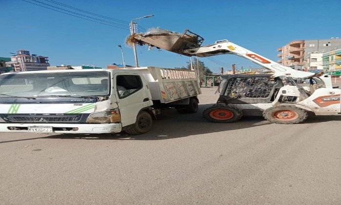 محافظ الشرقية: حملات مكثفة للنظافة وإزالة الإشغالات ومراقبة الأسعار بمختلف المراكز 1 elaosboa127591722946563