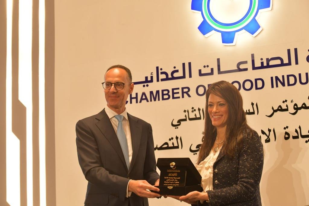 غرفة الصناعات الغذائية تبحث تأمين احتياجات مصانع الحلوى من السكر الخام حتي فبراير 2025 1 elaosboa176421723723924