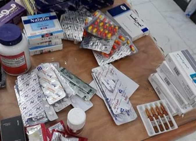 ضبط شخص بالقاهرة لقيامه بتجميع وحجب بعض الأدوية الطبية لإعادة بيعها بالسوق السوداء 1 elaosboa472861725016144