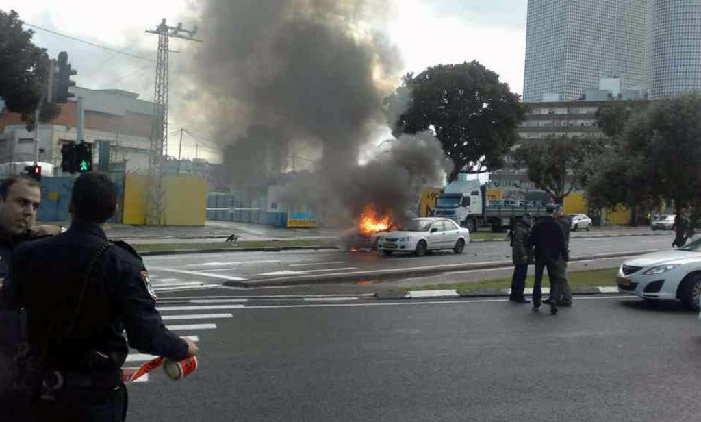 الشرطة الإسرائيلية: مصرع شخص في انفجار شاحنة في تل أبيب بسبب عبوة ناسفة 1 pic 12001724010244