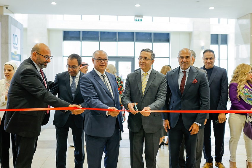رئيس هيئة الدواء المصرية يفتتح فعاليات معرض فارماكونكس في نسخته الحادية عشرة 1 جانب من الافتتاح1725825183
