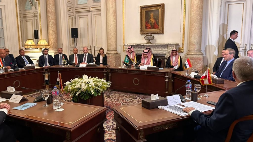 لجنة الاتصال العربية الوزارية للحوار مع الحكومة السورية تجتمع على هامش أعمال مجلس الجامعة العربية 1 وزير الخارجية السوري ينضم لاجتماع أعضاء لجنة الاتصال الوزارية العربية1725957183