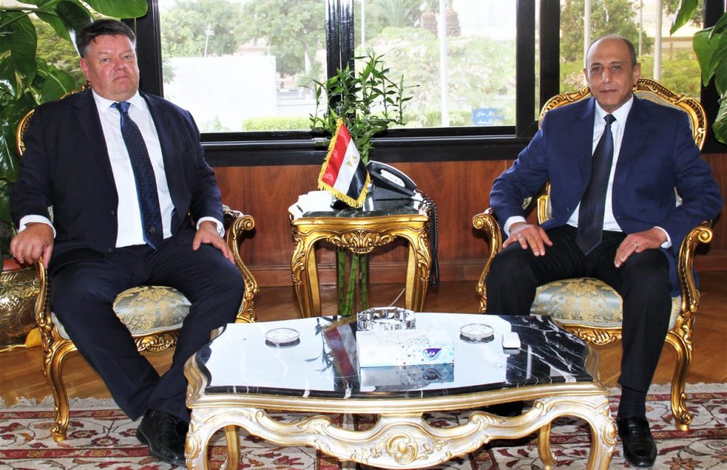 وزير الطيران المدني يبحث مع وفد بريطاني رفيع المستوى تعزيز التعاون المشترك 1 14440211 142506240 231725462244