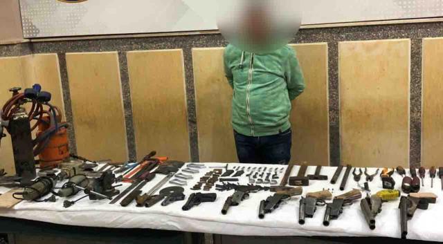 ضبط شخص بالبحيرة لقيامه بإدارة ورشة لتصنيع الأسلحة النارية 1 16431930396980821726302423