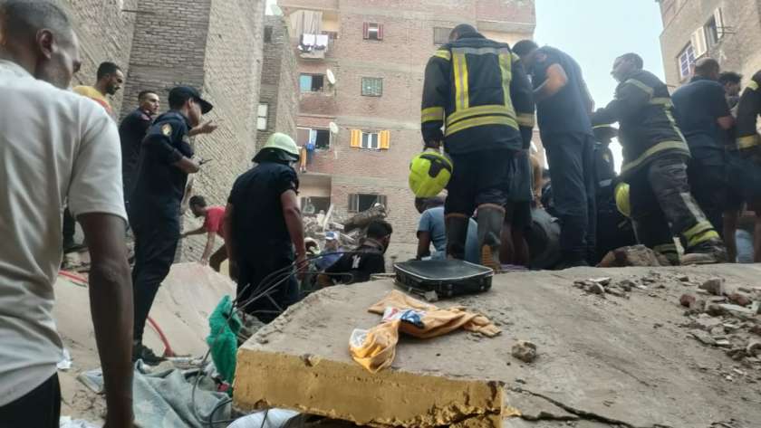إصبة شخص اثر انهيار سقف بأحد العقارات بحدائق القبة 1 175473930316895886091725468904