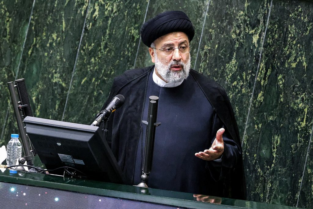الرئيس الإيراني: تشكيل فريق خبراء مشترك لوضع خطط استراتيجية للتعاون مع العراق 1 1925731726058344