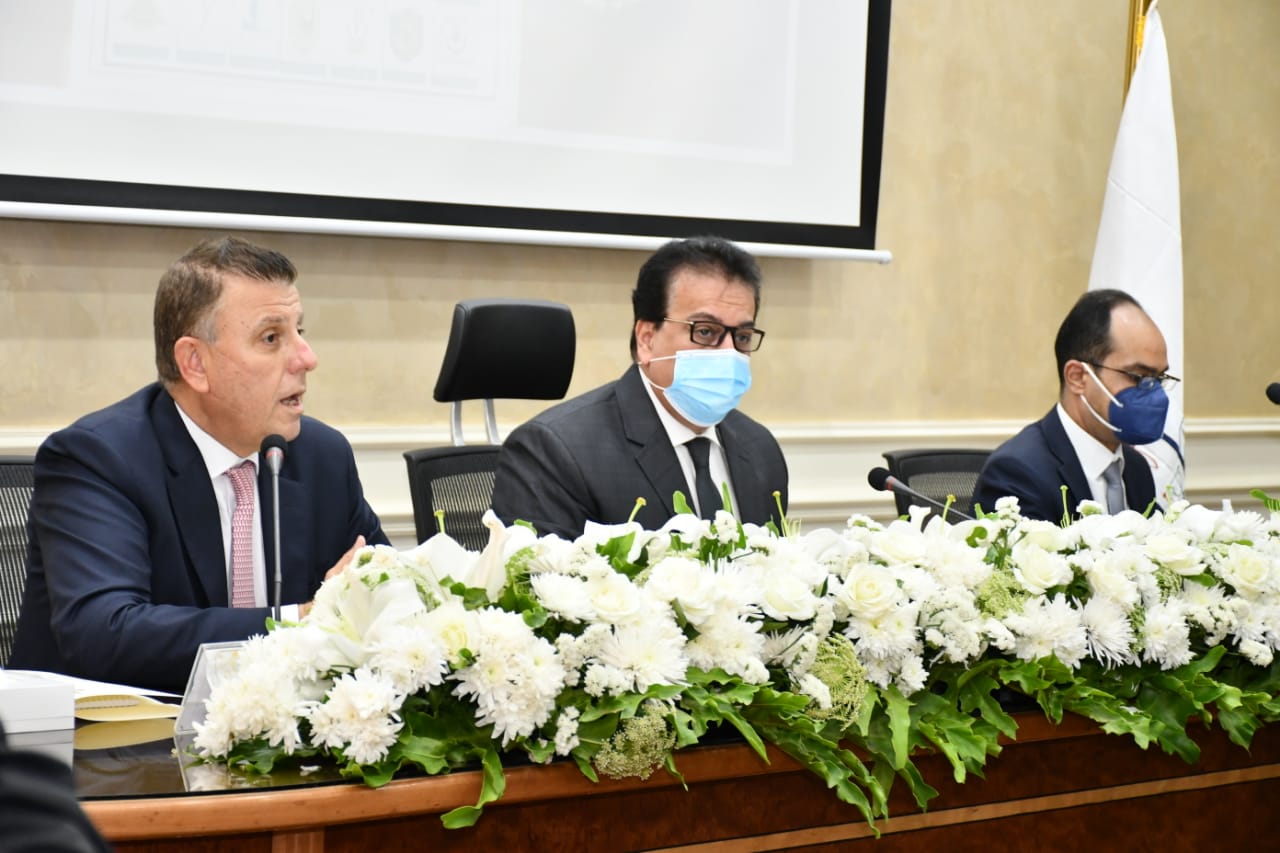 وزير التعليم العالي يتابع حادث تصادم قطارين بالزقازيق ويوجه برفع درجة الاستعداد القصوى بمستشفيات الجامعة 1 19 2021 637548842045710054 5711726335543