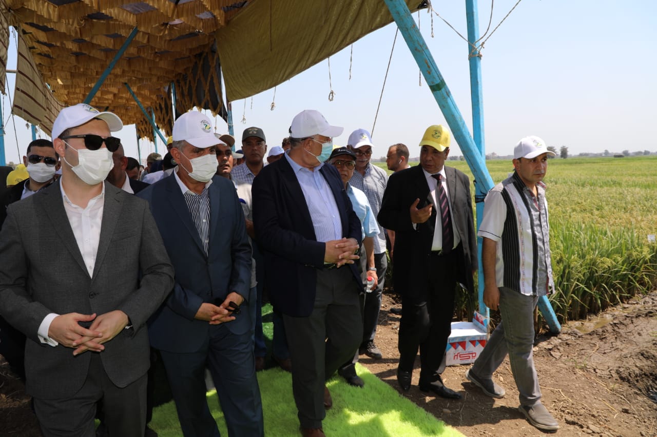 وزير الزراعة ومحافظ المنوفية يتفقدان الجمعية الزراعية بالمصيلحة وميت خلف للإصلاح الزراعي 1 19 2022 637966040194380002 4381725703083