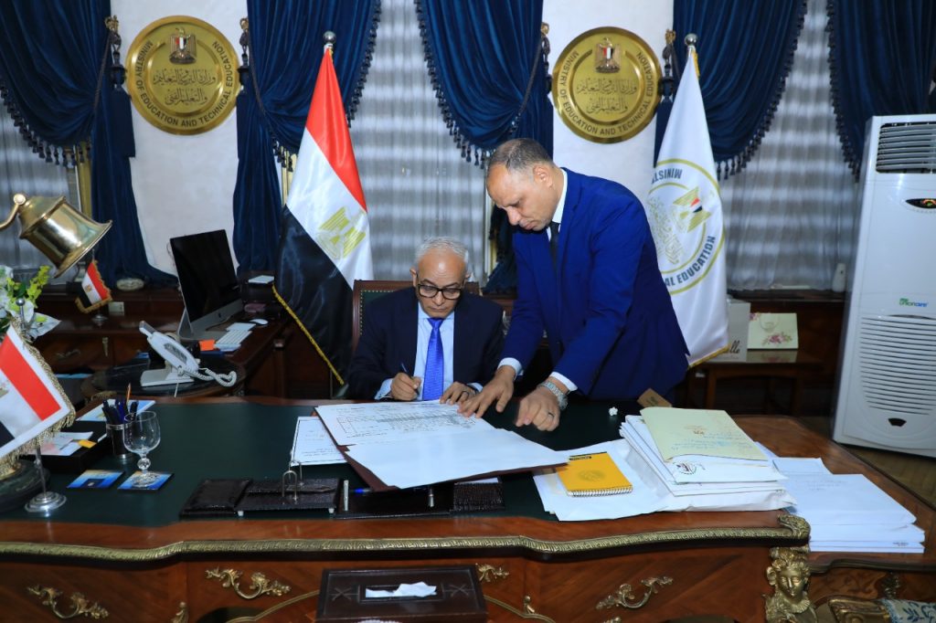 وزير التربية والتعليم يعتمد نتيجة الدور الثاني للثانوية العامة بنسبة نجاح 88.92% 1 19 2022 637976235692699214 2691725986164