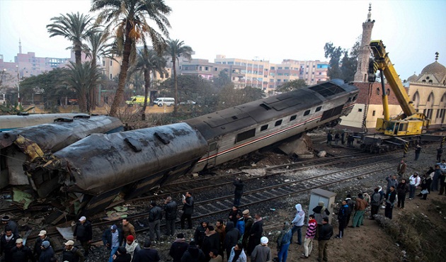 "التضامن": نقف بجانب أسر ضحايا ومصابي حادث قطاري الشرقية و50 ألف جنيه لأسرة كل متوفٍ 1 2017 636380794040513196 511726348864