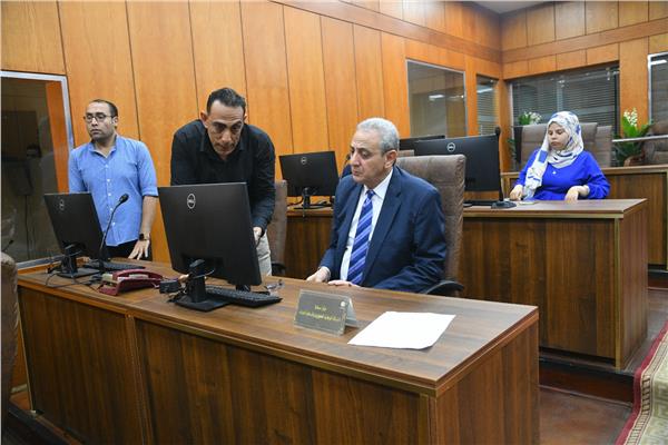 محافظ الغربية يتفقد المركز التكنولوجي لخدمة المواطنين ومركز سيطرة الشبكة الوطنية للطوارئ والسلامة العامة 1 202407081616296651726052284