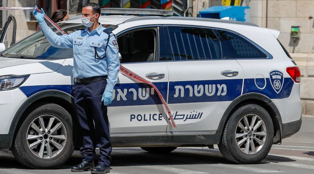 جريح في حالة خطيرة في انفجار قرب مركز للشرطة الإسرائيلي في عكا 1 2267521726256703