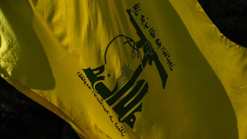"حزب الله" يستهدف مقرا للفرقة "91" شمال إسرائيل.. وقصف إسرائيلي على بلدتين بالجنوب اللبناني 1 2371631726837023