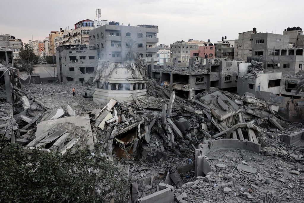استشهاد طفل فلسطيني وإصابة آخرين في قصف إسرائيلي لبلدة خزاعة شرق خان يونس 1 2516351727093824