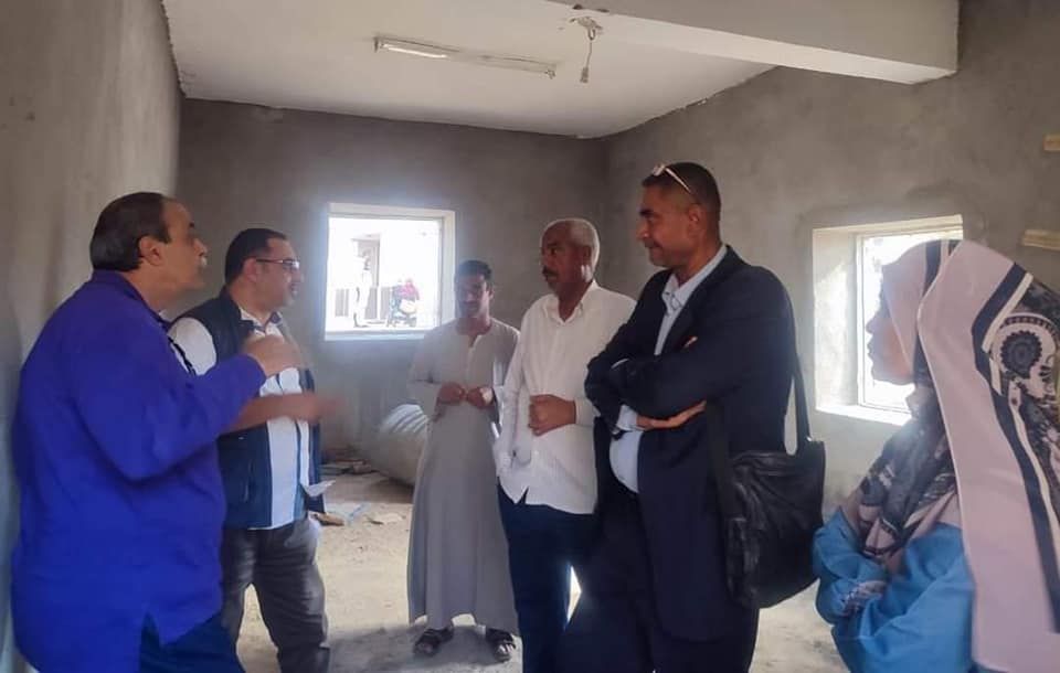 محافظ أسوان يتابع إنطلاق فعاليات الأسبوع الثالث لبرنامج"وعى"بقرى المبادرة الرئاسية "حياة كريمة " 1 295104933 3240157609636111 4204175926833549566 n1725270543