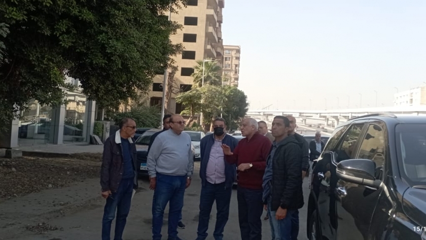 محافظ الجيزة يوجه بتحسين كفاءة منظومة النظافة بأطفيح و سرعة إنهاء معاملات المواطنين بالمراكز التكنولوجية 1 30369385217026439811727519584