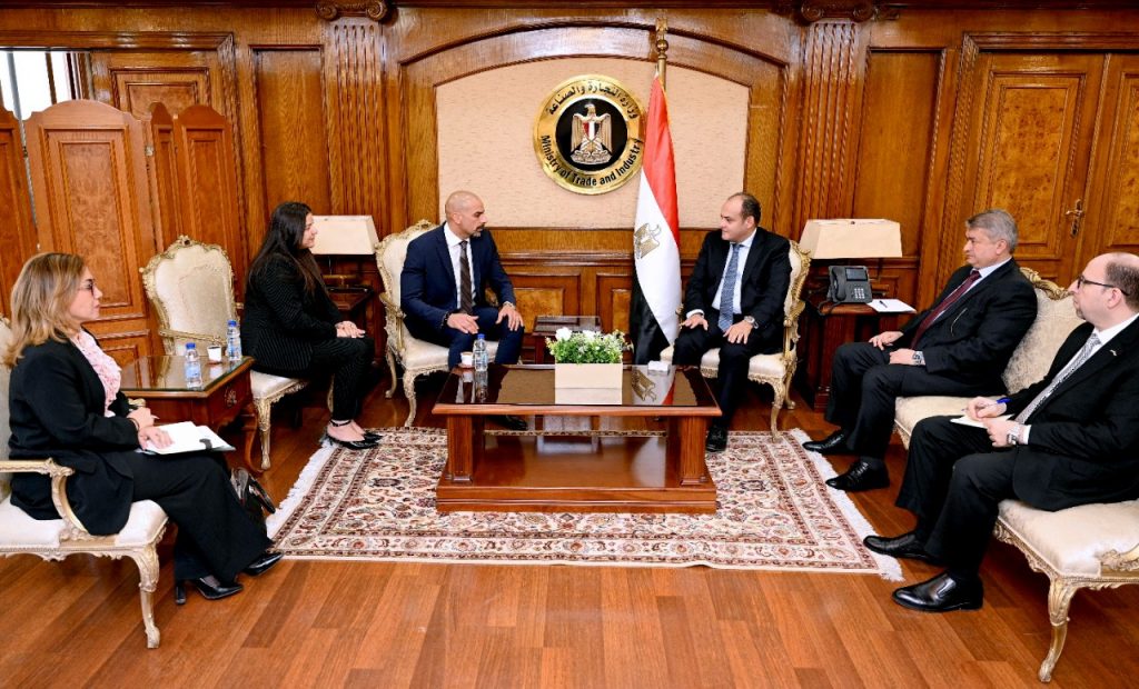 وزير الاستثمار يزورباريس لعقد لقاءات مع ممثلي كبريات الشركات ومجتمع الأعمال 1 312916284 493356786168934 2025535558599136546 n1727611863
