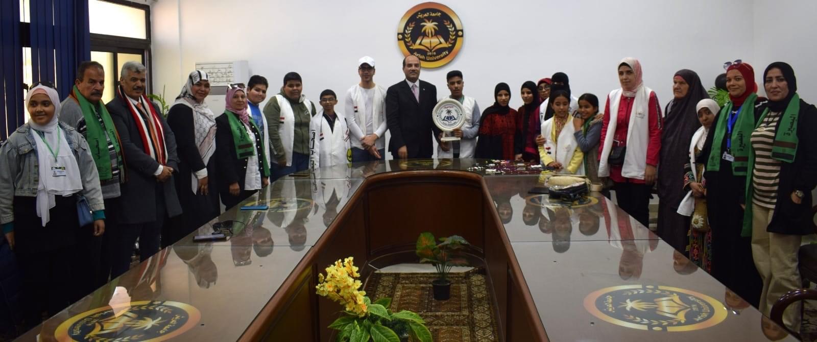 جمعية أصحاب البصيرة في العريش تحتفل مع المرضى الفلسطينيين باليوم الدولي للعمل الخيري 1 3411725654964