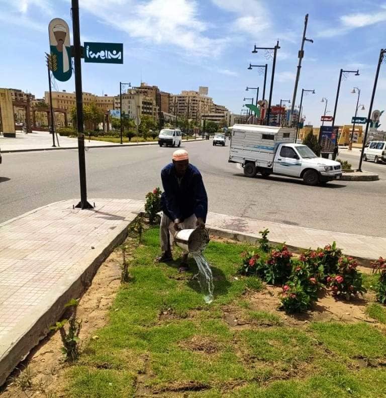 محافظ أسوان يكلف بتكثيف الجهود للإرتقاء بمنظومة النظافة العامة في المناطق السكنية 1 434084495 3691594831157639 1181484293103615615 n1726412765
