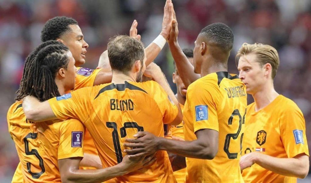 بيرجوين يعتزل اللعب الدولي مع منتخب هولندا.. وكومان يغلق الباب أمام عودته 1 5874565858ASGOAL هولندا e16853807055701725381545