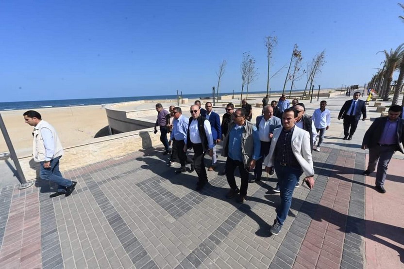 وزير الإسكان يتفقد الاستعدادات لربط المرحلة الثانية من روافع المياه ومحطة التنقية بالخط الناقل للمياه بمدينة القاهرة الجديدة 1 6 11 41726327143