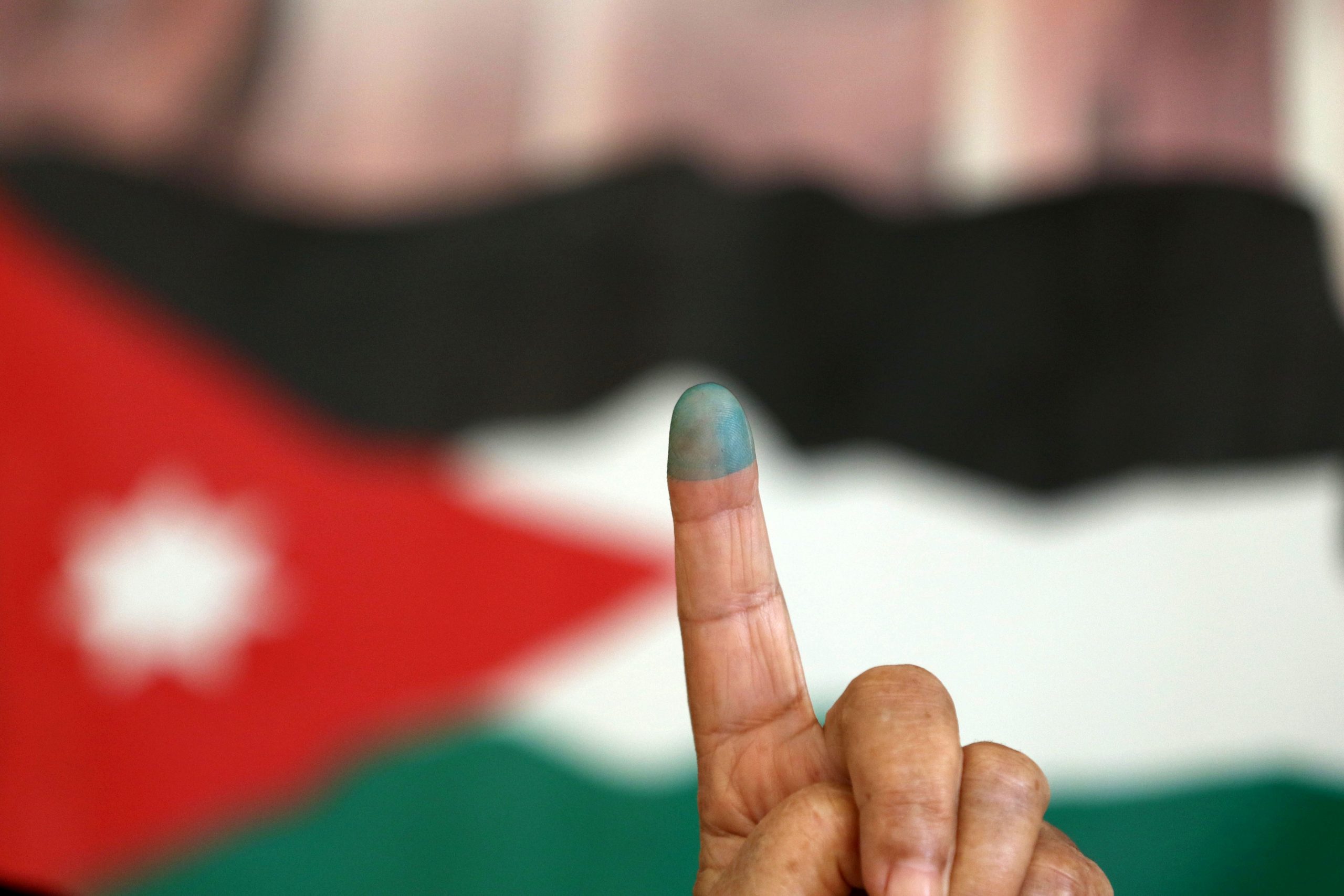 رئيس هيئة الانتخابات الأردنية: الهيئة لا تألو جهدا في العمل على تمكين المرأة والشباب 1 6087386241725195785 scaled