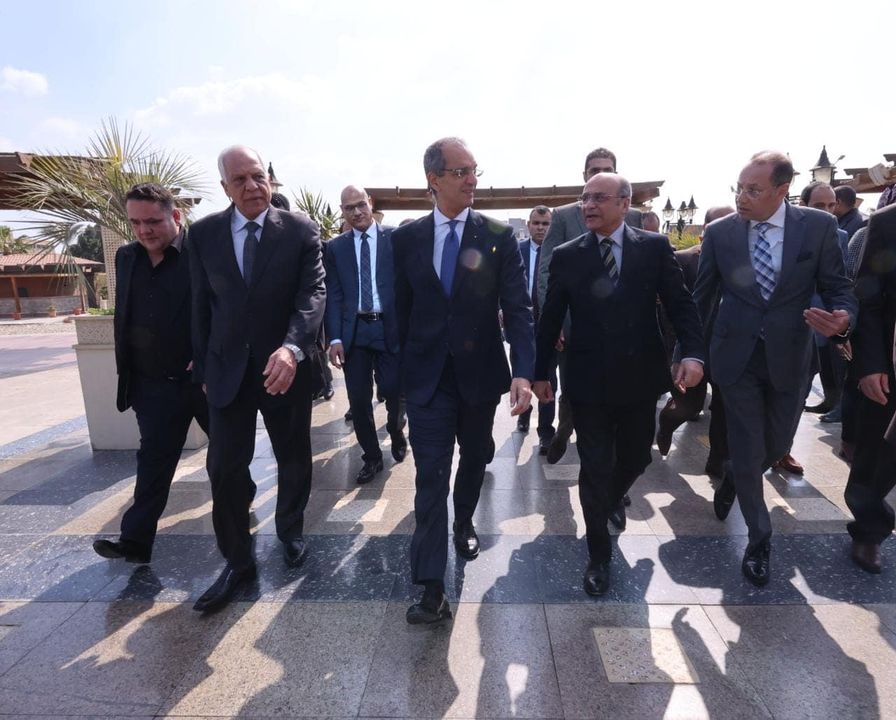 وزيرا العدل والاتصالات وتكنولوجيا المعلومات يفتتحان فرع توثيق العاصمة الإدارية الجديدة 1 611041727354224