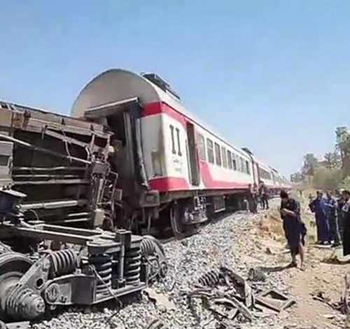 متحدث الصحة لـ"أ ش أ": ارتفاع عدد مصابي حادث تصادم قطارين بمدينة الزقازيق إلى 39 مصابا 1 611726337283