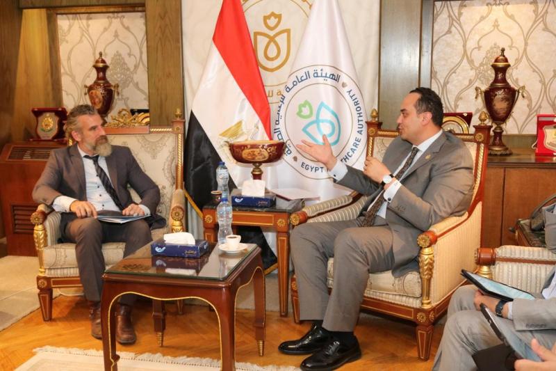 رئيس هيئة الرعاية الصحية يبحث مع ممثل برنامج الأمم المتحدة الإنمائي UNDP ملفات التعاون المشترك 1 6180551726743124