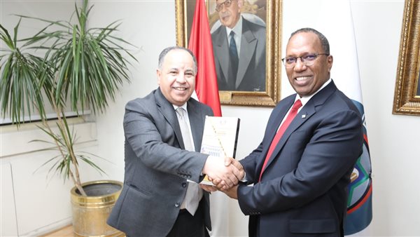 وزير الاستثمار: نحرص على جذب المزيد من الاستثمارات المحلية والأجنبية الهادفة للتصدير 1 6371726060564