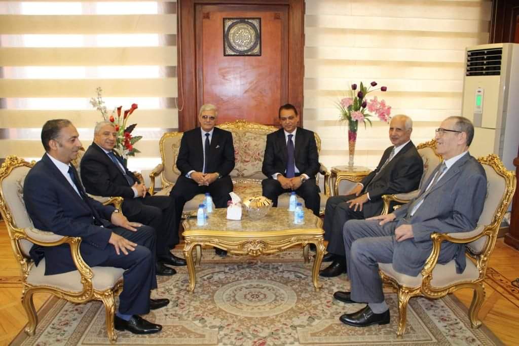 وزيرا العدل والشئون النيابية ورئيس هيئة مستشاري مجلس الوزراء يبحثون مشروع الأجندة التشريعية 1 6981725812104