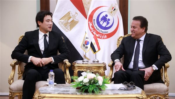 وزير الصناعة يبحث مع سفير كوريا الجنوبية سبل تعزيز التعاون بين البلدين بمجالي الصناعة والنقل 1 8401726637763