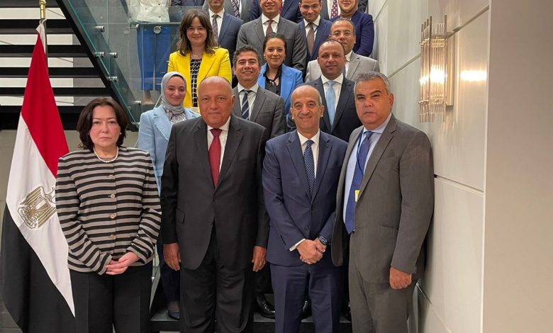 وزير الخارجية يلتقي مع أعضاء بعثة مصر الدائمة لدى الأمم المتحدة والقنصلية العامة المصرية في نيويورك 1 9831727632684