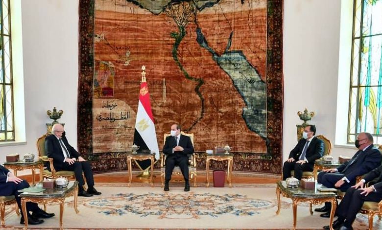 رئيس الوزراء يؤكد حرص مصر على أمن لبنان واستقراره 1 990 11726742586