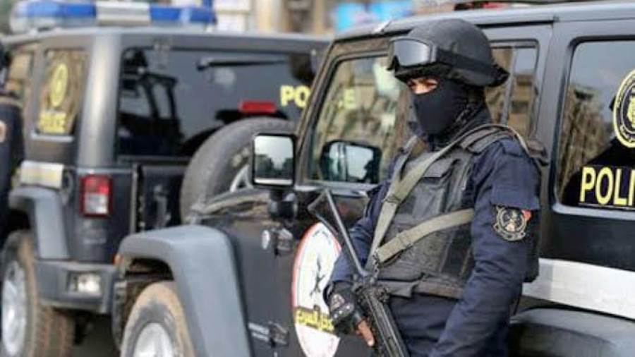 مصدر أمني: فيديو تعدي فرد شرطة على سيدات بإحدى عربات المترو "قديم" وتم توضيح حقيقته في حينه 1 9910631726489864