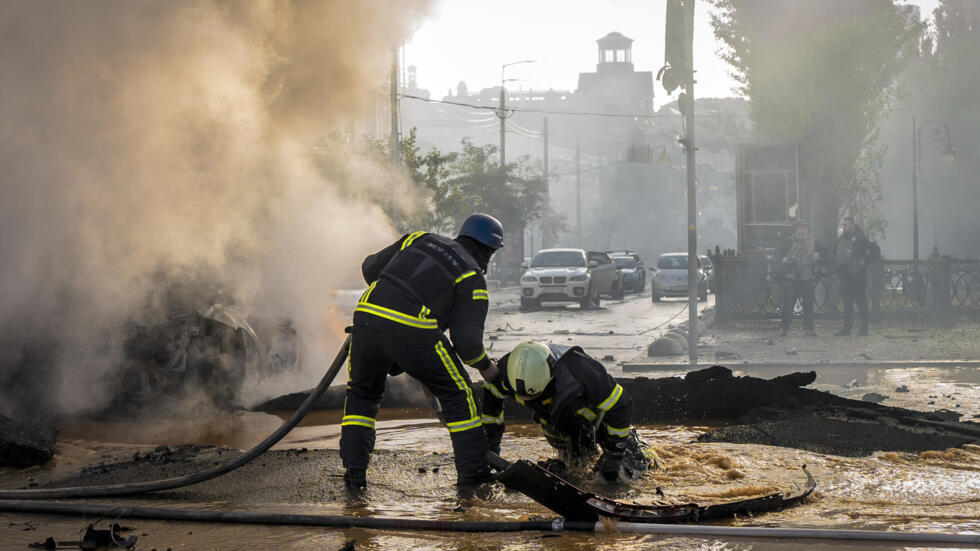 الأمم المتحدة تحذر من موجة نزوح من لبنان بعد نزوح 90 ألف شخص في آخر 72 ساعة 1 AP222835159748381727368084