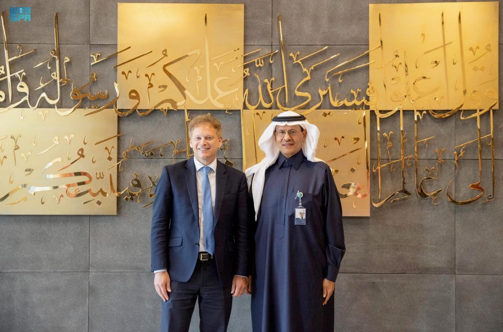وزير الصناعة يبحث مع السفير البريطاني فرص التعاون في الصناعة والهيدروجين الأخضر والطاقة 1 DST 1839220 3757520 73 1 20230112193524821725604204