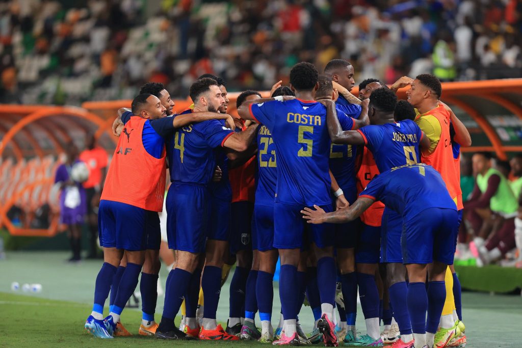 منتخب مصر يتقدم على كاب فيردي ٢-٠ في الشوط الأول لمباراتهما بتصفيات أمم إفريقيا 1 GD1NkXhWQAAzvhQ1725653404