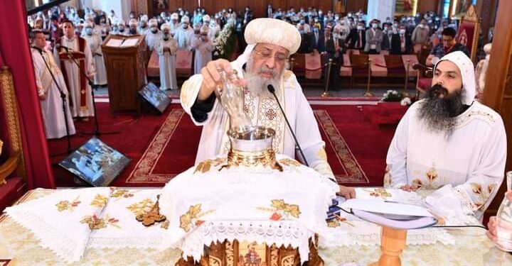 البابا تواضروس يصلي قداس "اليوبيل الذهبي" لكنيسة القديسين جوارجيوس والأنبا أنطونيوس بالنزهة 1 IMG 20211023 WA0017