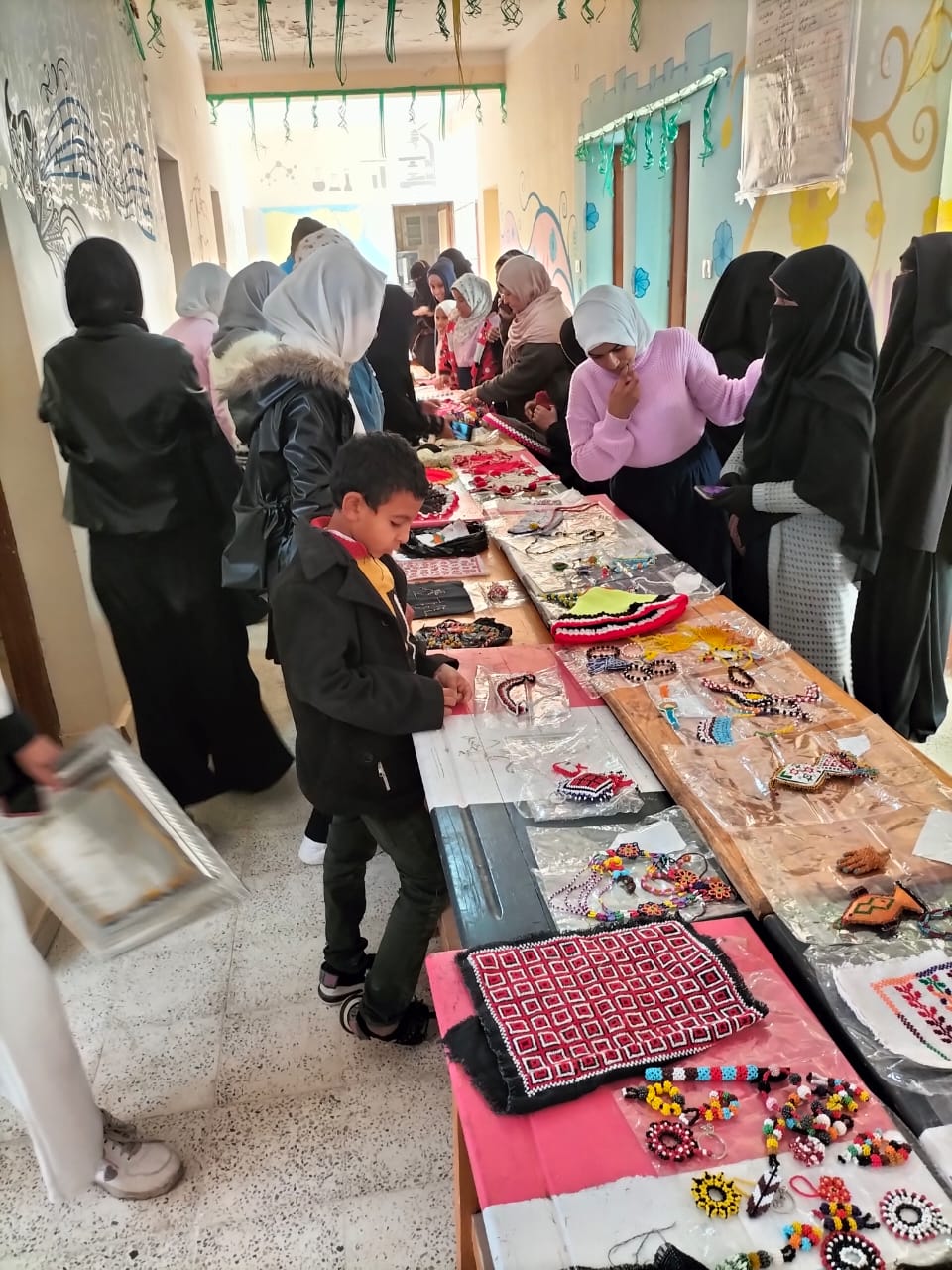 وزارة الشباب والرياضة تستمر في فتح مراكز الشباب مجاناً لأصحاب المشروعات اليدوية والتراثية لتسويق منتجاتهم 1 IMG 20230413 WA00401 11725558244