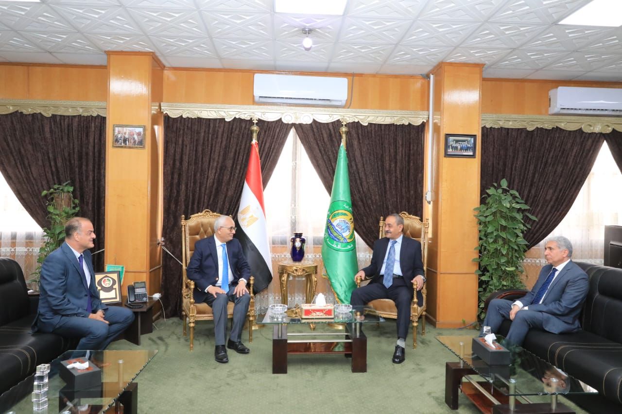 محافظ الإسماعيلية ومساعد وزير التربية والتعليم يناقشان استعدادات العام الدراسي الجديد 1 IMG 20230617 WA00081725882244