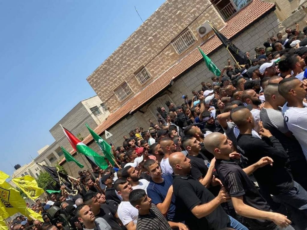 تشييع جثامين ثلاثة شهداء فلسطينيين ارتقوا خلال عدوان الاحتلال على قباطية بجنين 1 WzqPL1726838406
