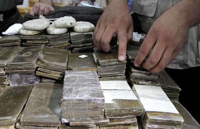 ضبط 4 أشخاص بالجيزة لقيامهم بغسل 70 مليون جنيه من حصيلة الاتجار بالمخدرات 1 elaosboa350461727022904