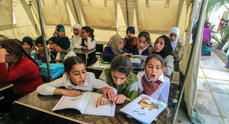 "الأمم المتحدة" تحتفي باليوم الدولي لحماية التعليم من الهجمات لإذكاء الوعي بالمحن التي يمر بها الأطفال بمناطق النزاع 1