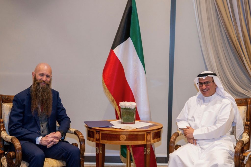 الكويت والإمارات يبحثان سبل تعزيز ودعم وتطوير علاقات التعاون بين البلدين في المجالات الأمنية 1 khaligyoun847211727274004